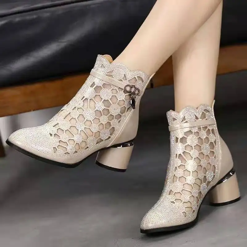 class Tap Accessible Cizme femei de vară 2021 sexy dantelă de lux, design de modă plus  dimensiune 42 de sandale cu toc doamnelor pantofi ochiurilor de plasă de  glezna cizme de sex feminin pantofi cumpara -